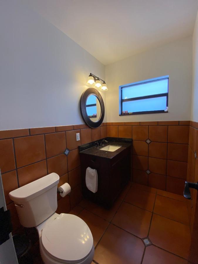 Makani House 333 Hollywood