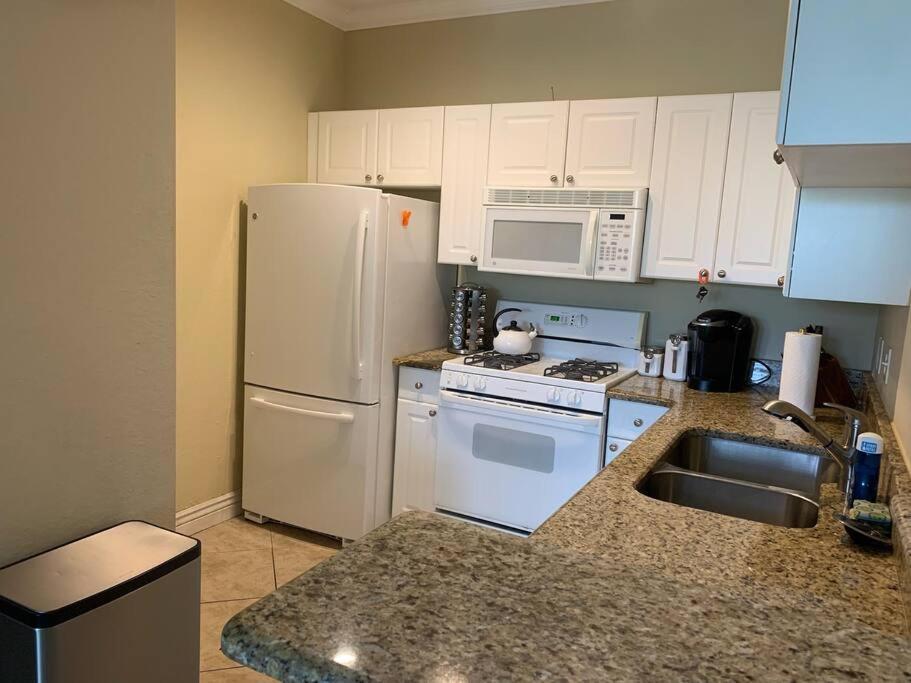 Luxury 5 Star Italian 2 Bd 2 Bath * Clearwater