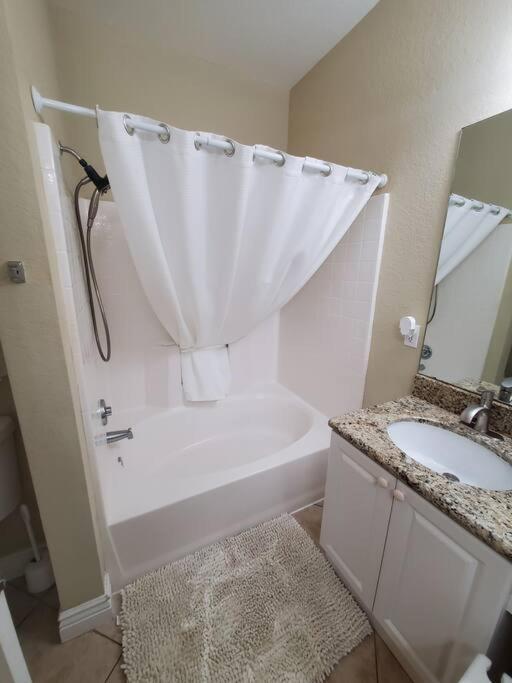 Luxury 5 Star Italian 2 Bd 2 Bath *