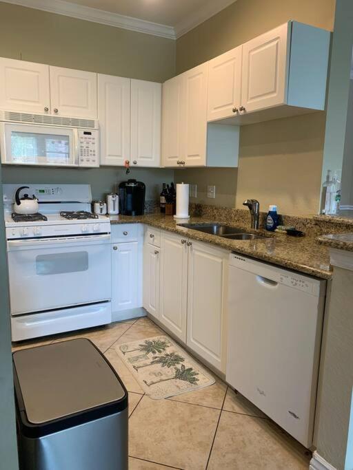 Luxury 5 Star Italian 2 Bd 2 Bath Apartment