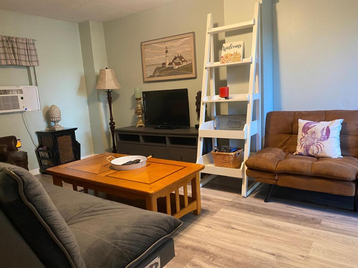 Option1 3 Bedroom House Only Option2 Studio Cottage Only Option3 House Plus Cottage Fenced Backyard Private Patio Areas Grill Firepit Plenty Parking! Quick Access 10 Min To Beach Airport Delray West Palm
