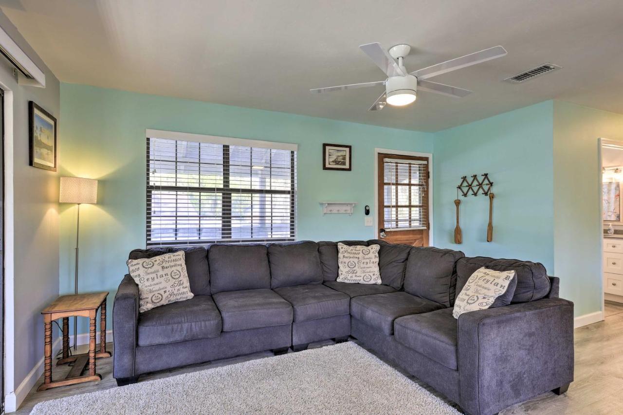Tailing Tides Getaway With Covered Boat Parking! Steinhatchee
