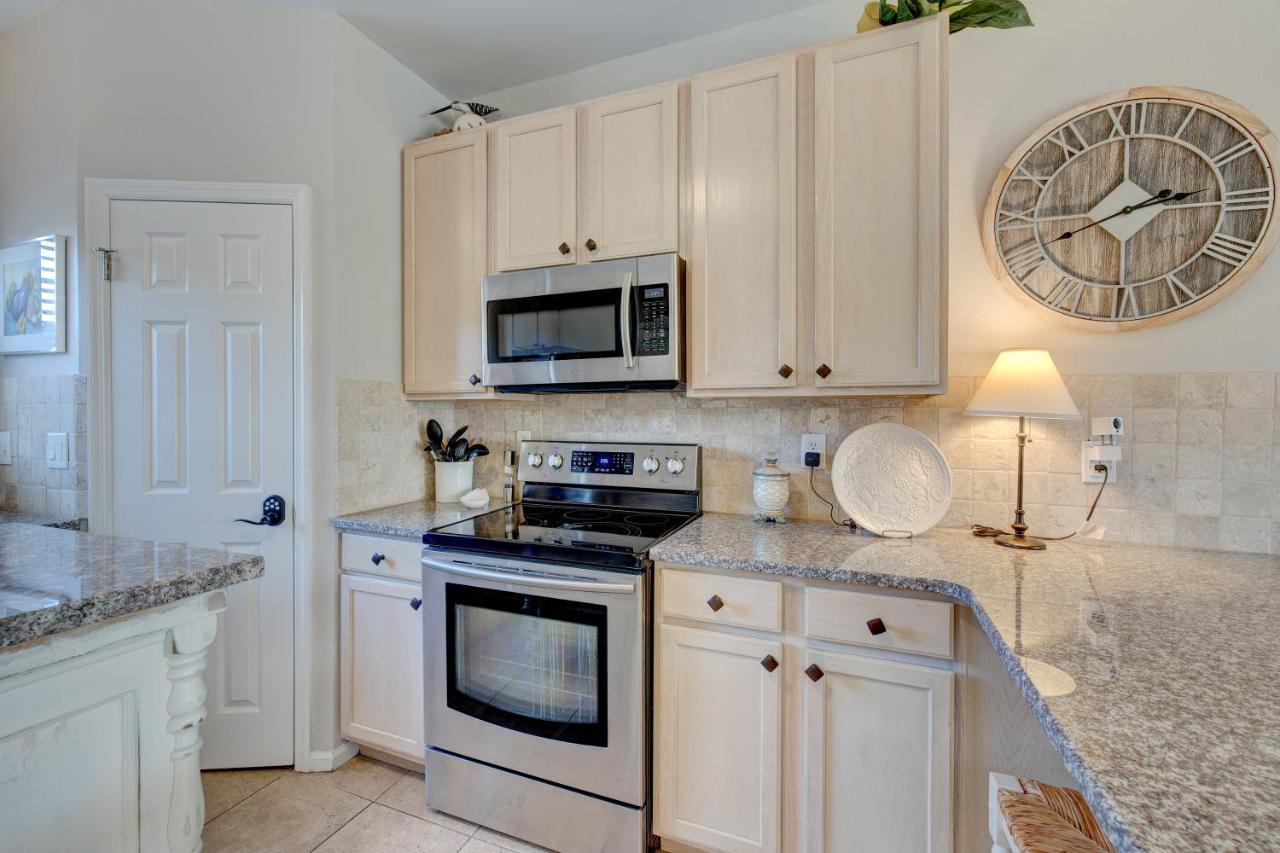 Blessings Luxe 30a Townhome 2br 3bath, Walk To Beach, Pool, Hot Tub Holiday home