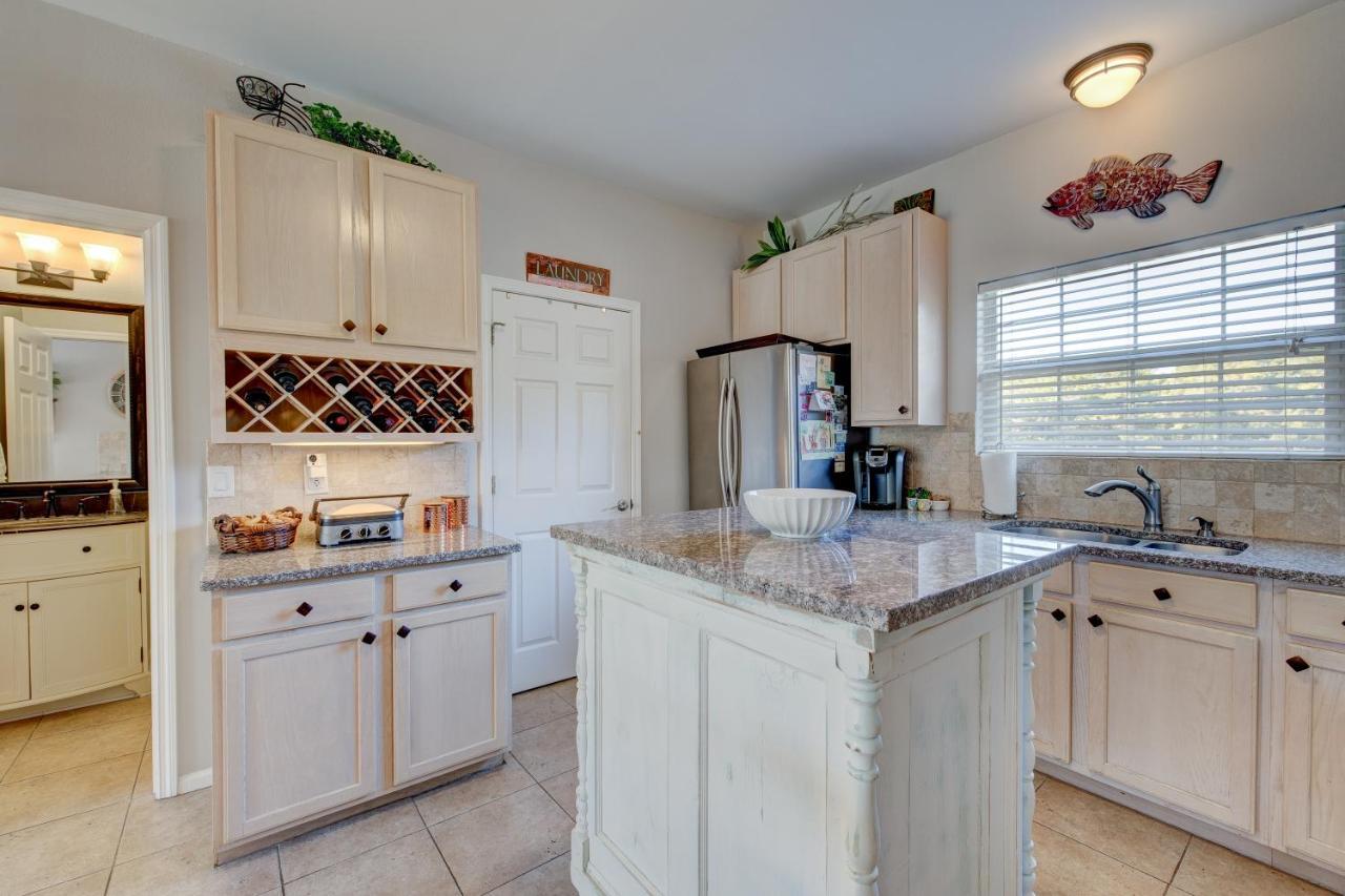 Blessings Luxe 30a Townhome 2br 3bath, Walk To Beach, Pool, Hot Tub Holiday home Santa Rosa Beach