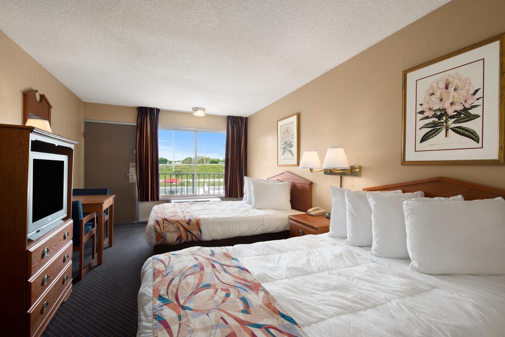 Days Tampa North Of Busch Gardens 2*
