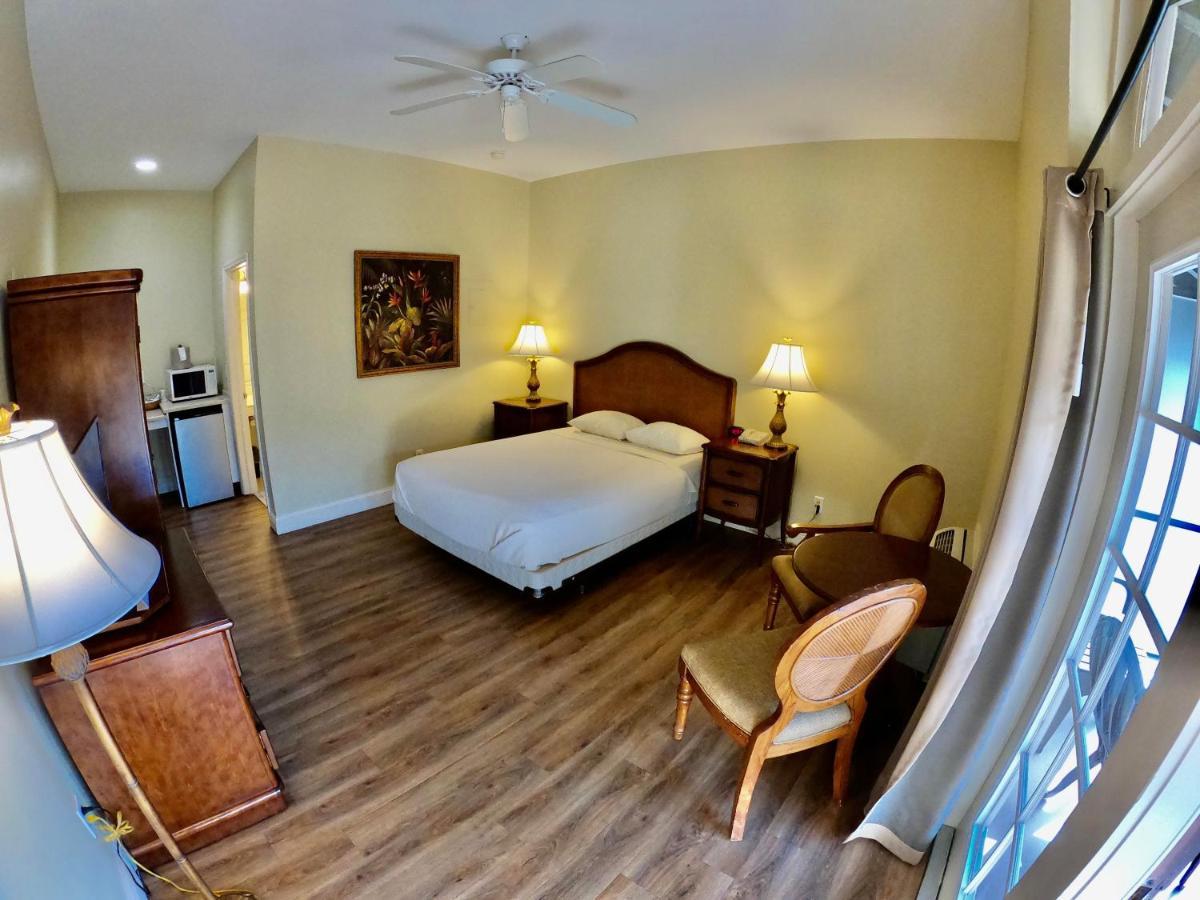Port Of The Islands Adventure Resort 3*