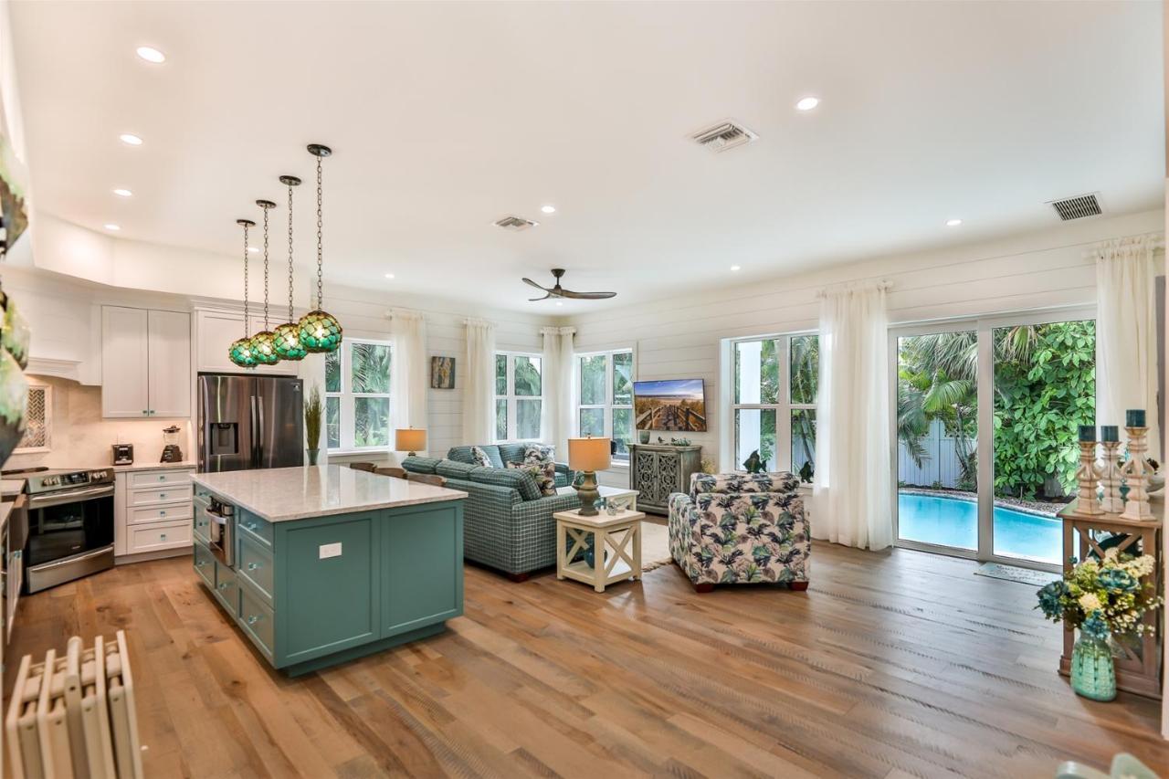 Coral Apartment