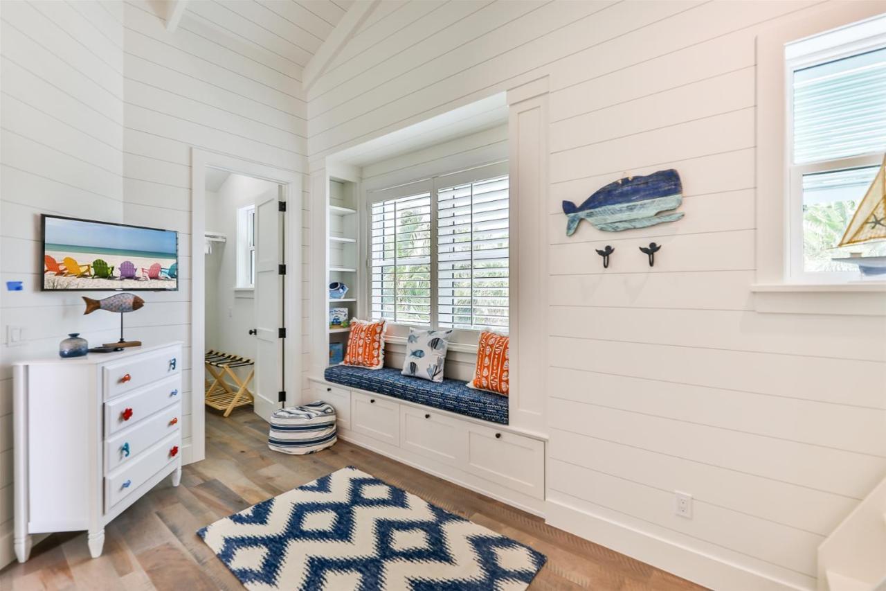 Coral Apartment