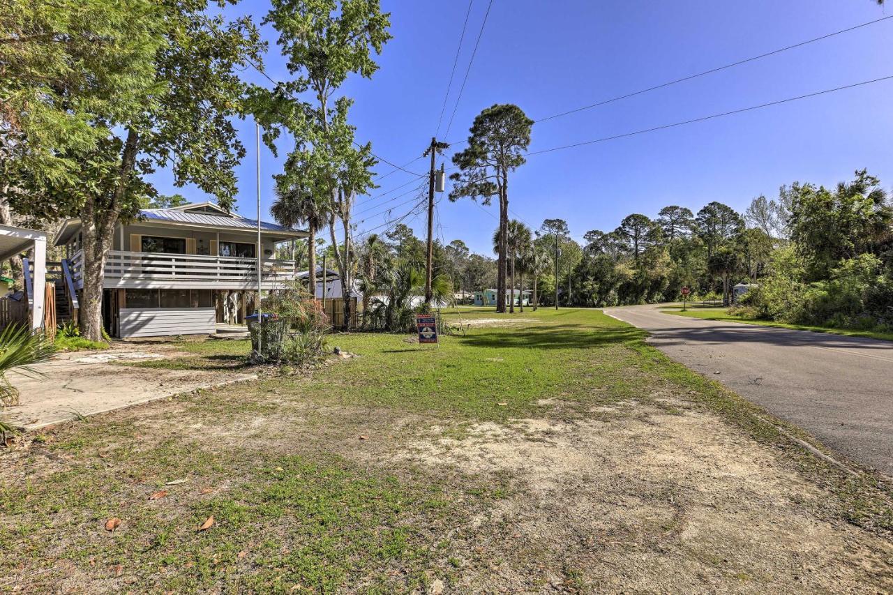 Holiday home Tailing Tides Getaway With Covered Boat Parking!