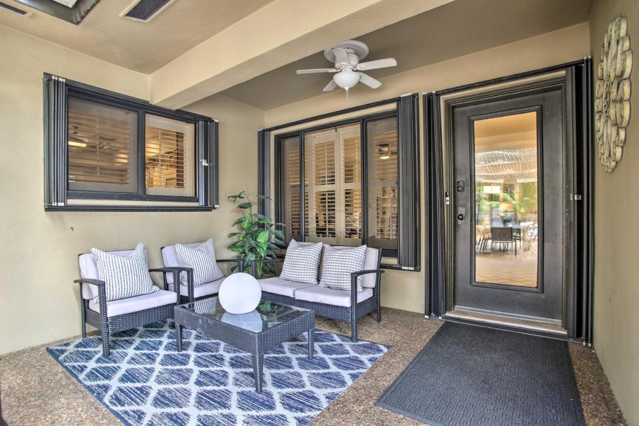 Updated And Private Oakland Park Gem About 2 Mi To *