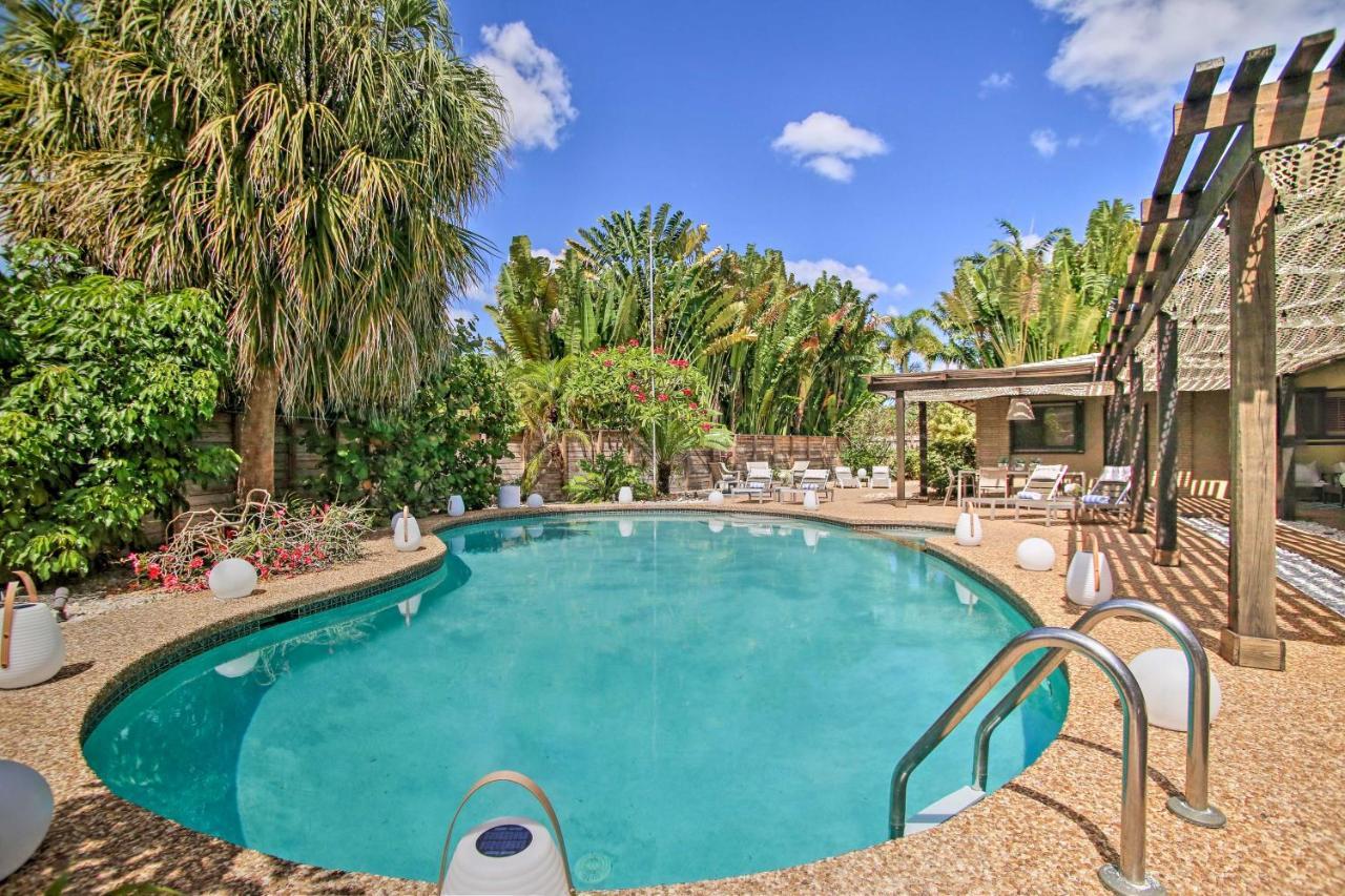 Updated And Private Oakland Park Gem About 2 Mi To *