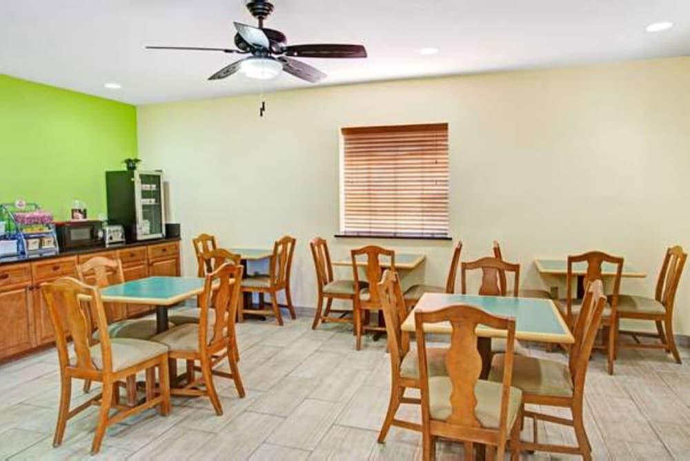 Ocean Breeze Hotel St. Augustine Beach
