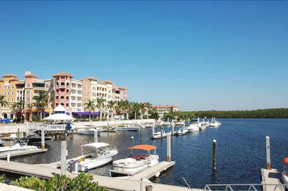 Hampton Naples-central 3*
