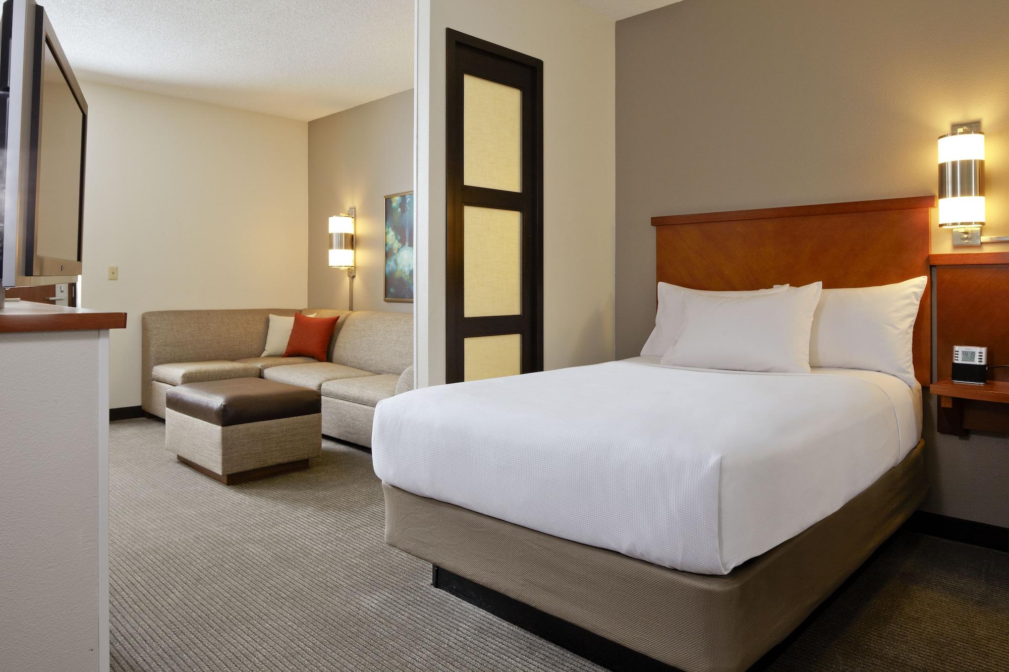 Hyatt Place Across From Universal 3*
