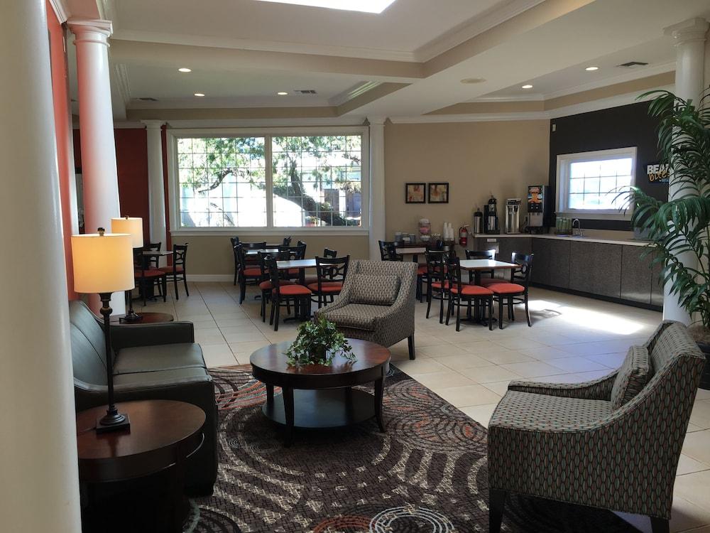 Travelodge By Wyndham Hotel 2*