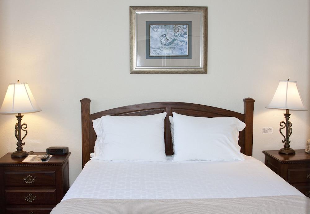 Marina Bay Hotel 3*