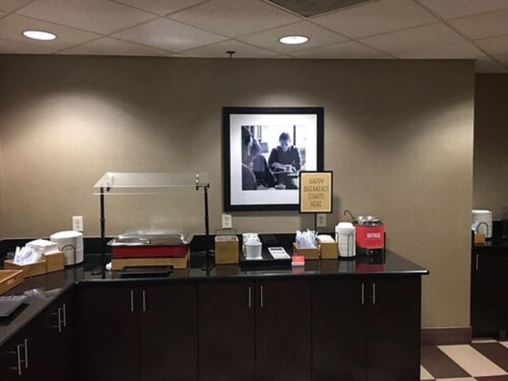 Hampton Myers-airport & I-75 Hotel