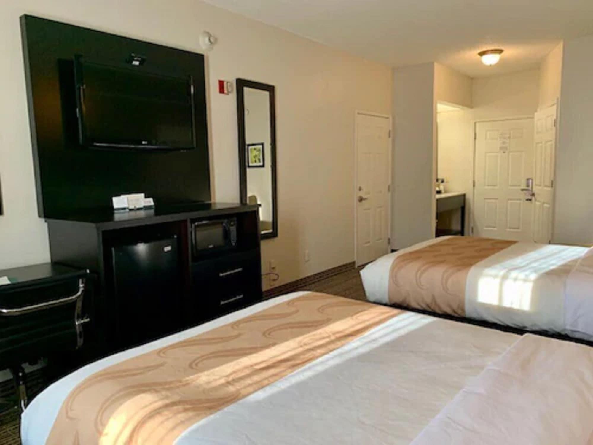 Inn The White House 2*