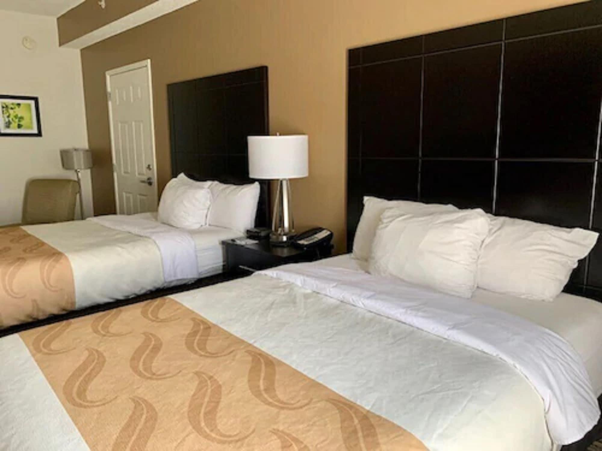The White House 2* Crestview