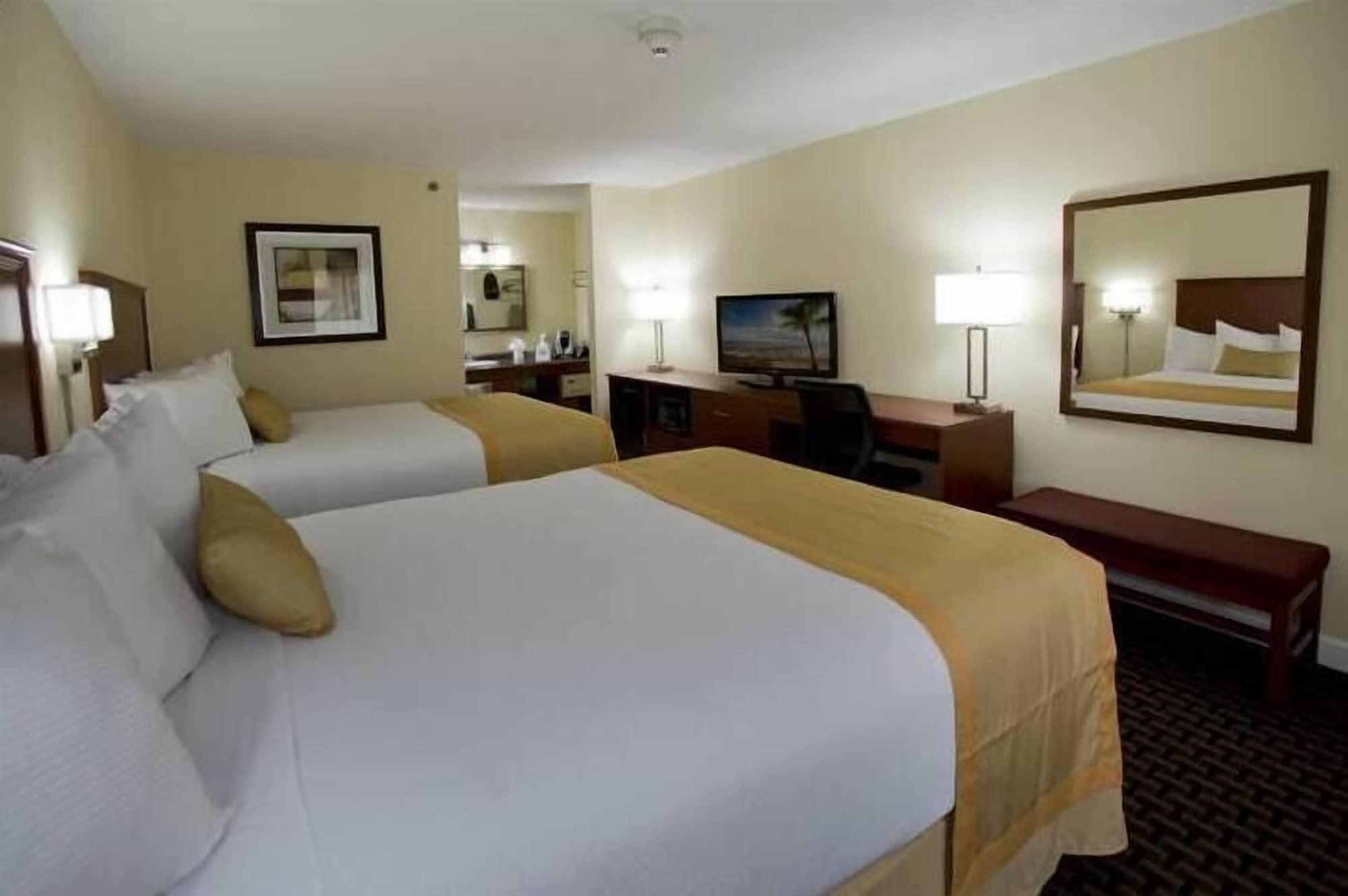 Days By Wyndham Town Center 3*