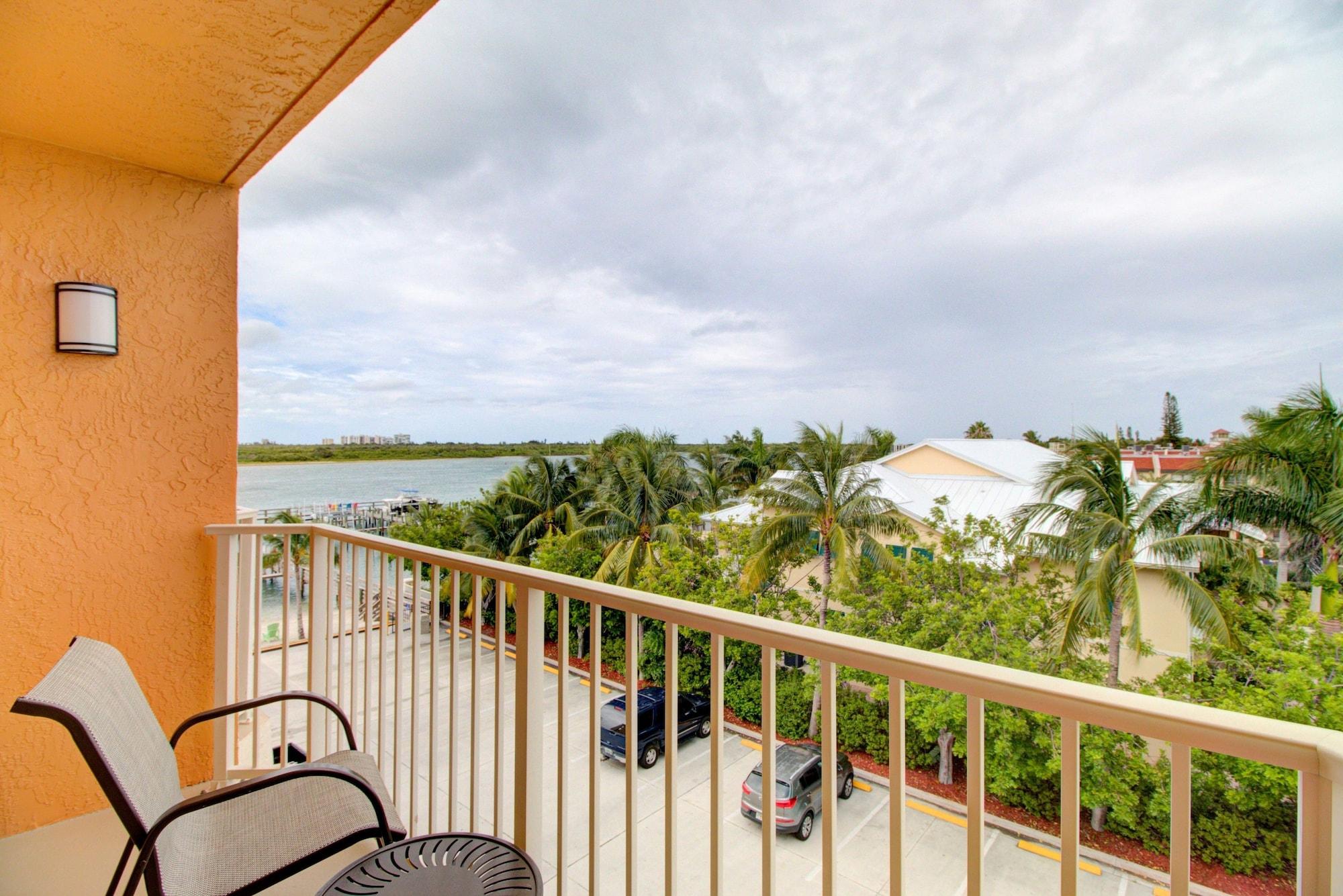 Hutchinson Island 3*