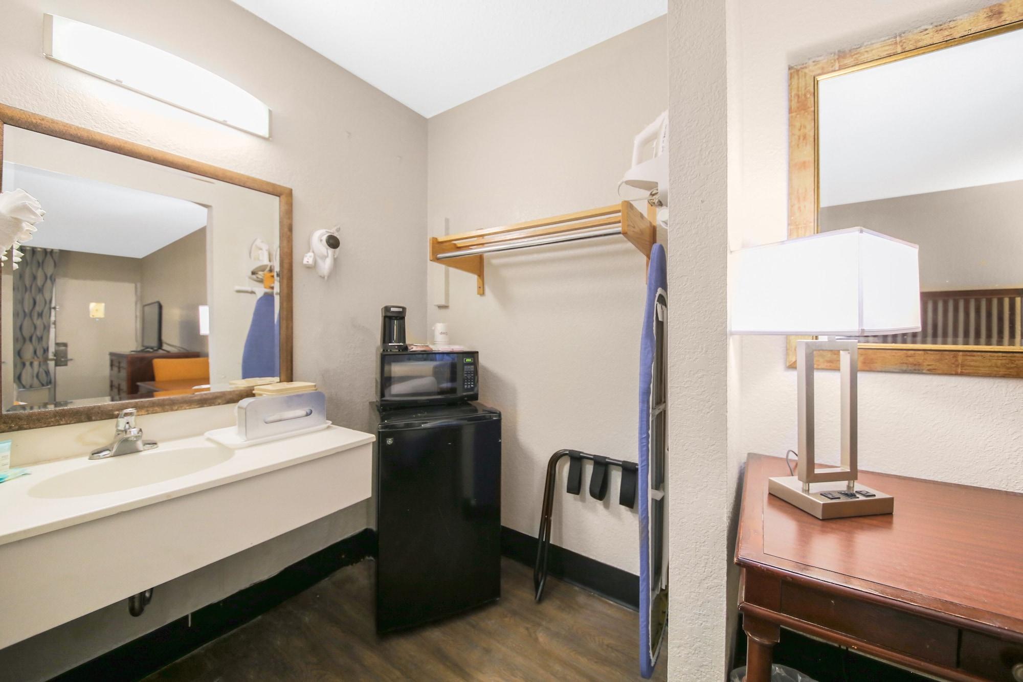 Hotel Days By Wyndham Daytona Speedway