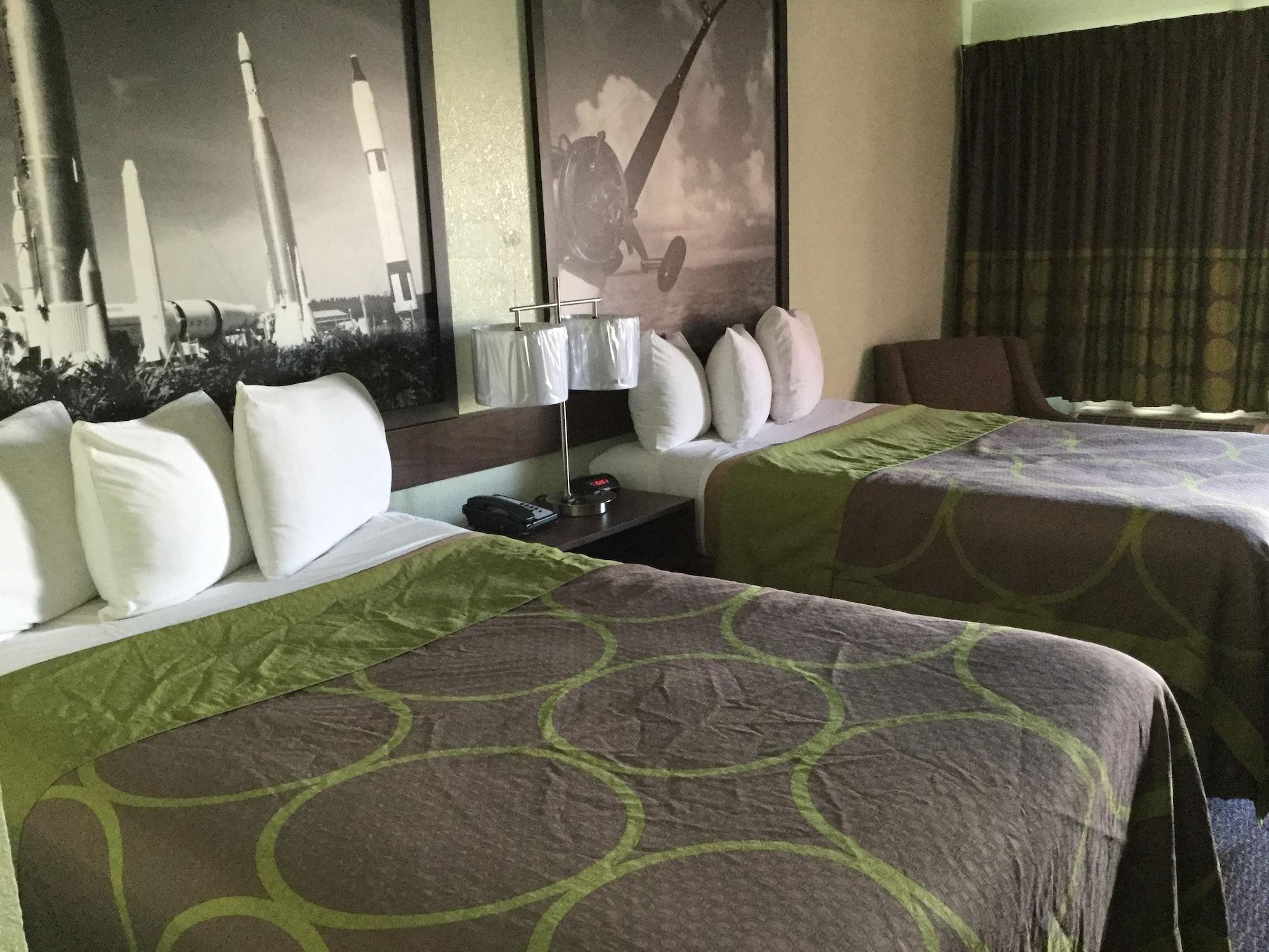 Super 8 By Wyndham Clearwater/us Hwy 19 N 2*