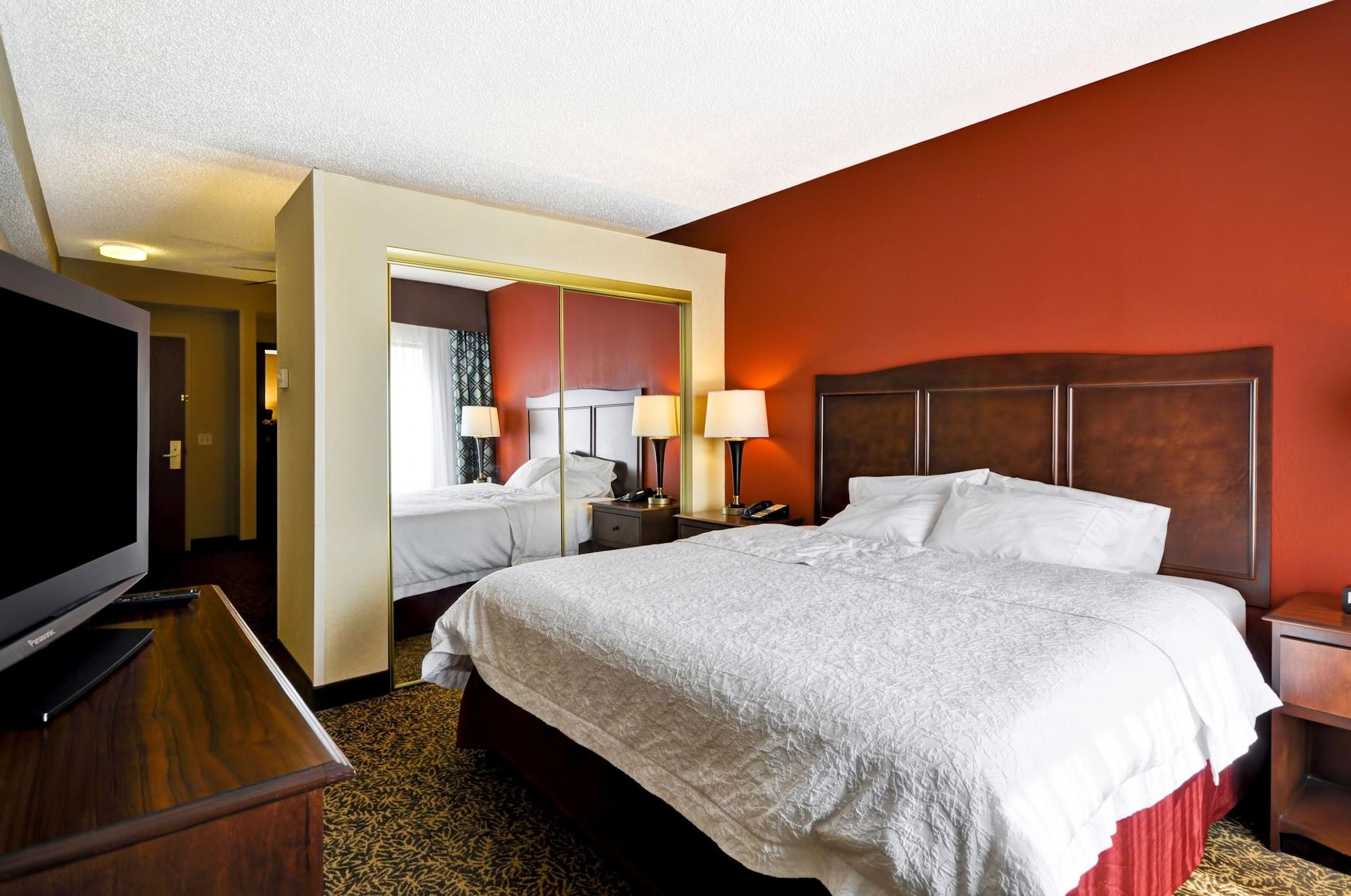 Hampton Deerfield Hotel 3*