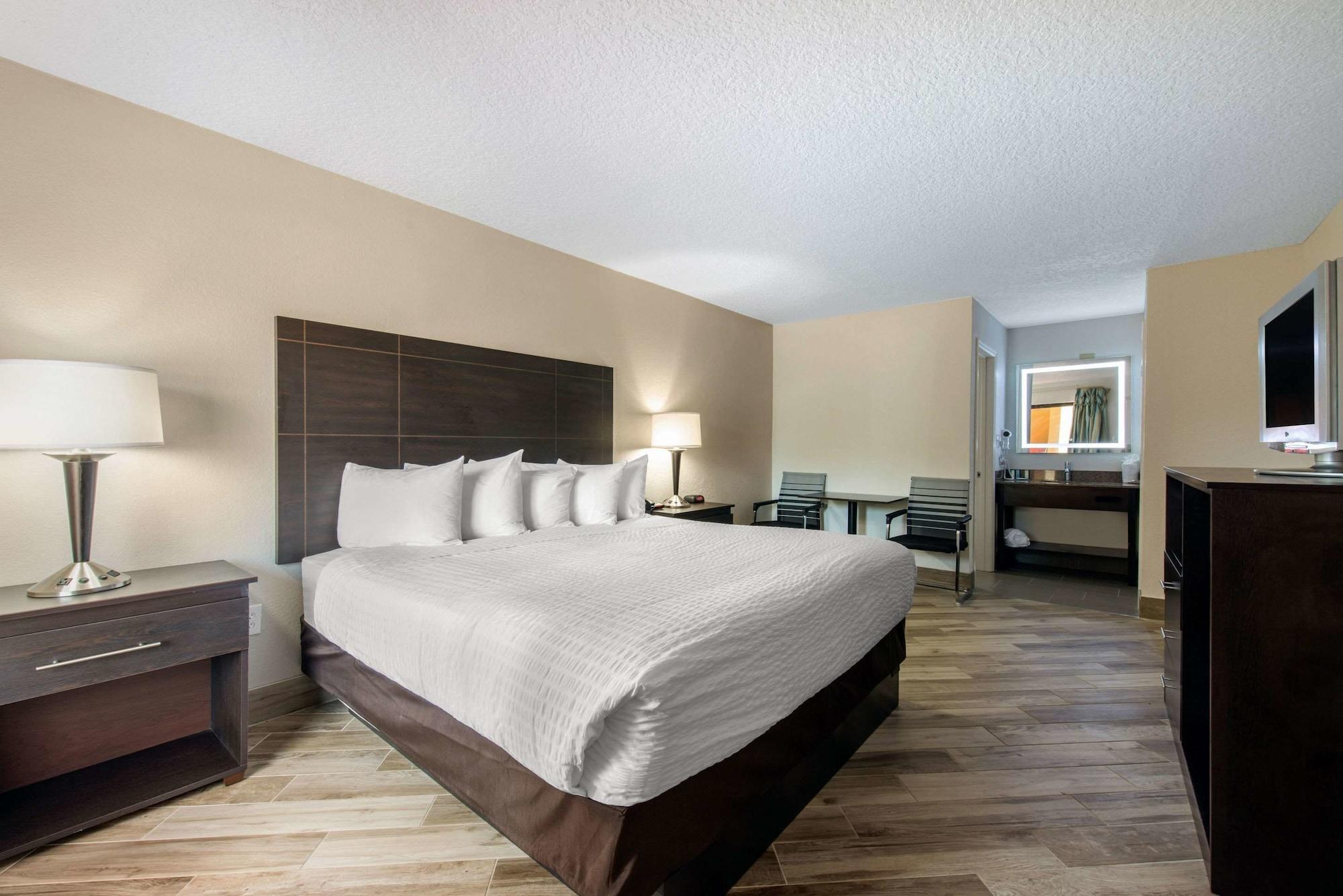 Clarion & Kissimmee-lake Buena Vista South