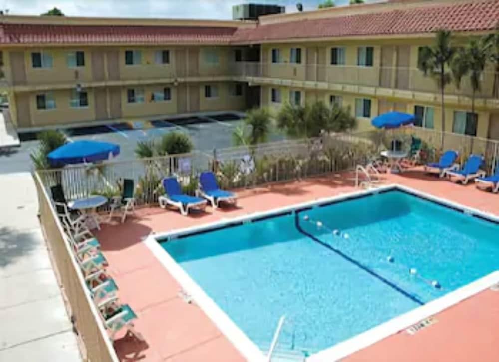 6 Riviera Fl 2*