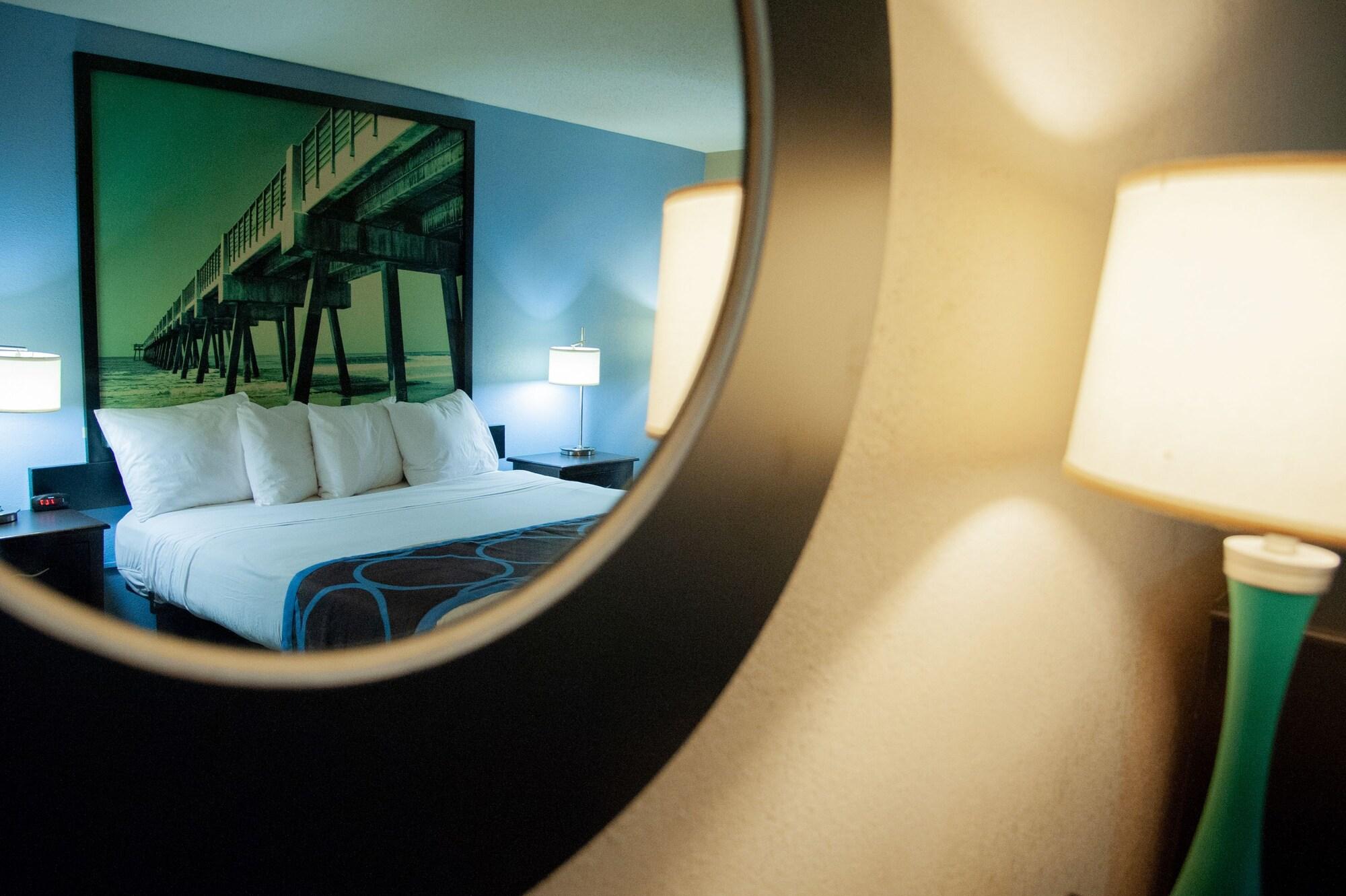 Hotel Opulent Oasis Crestview