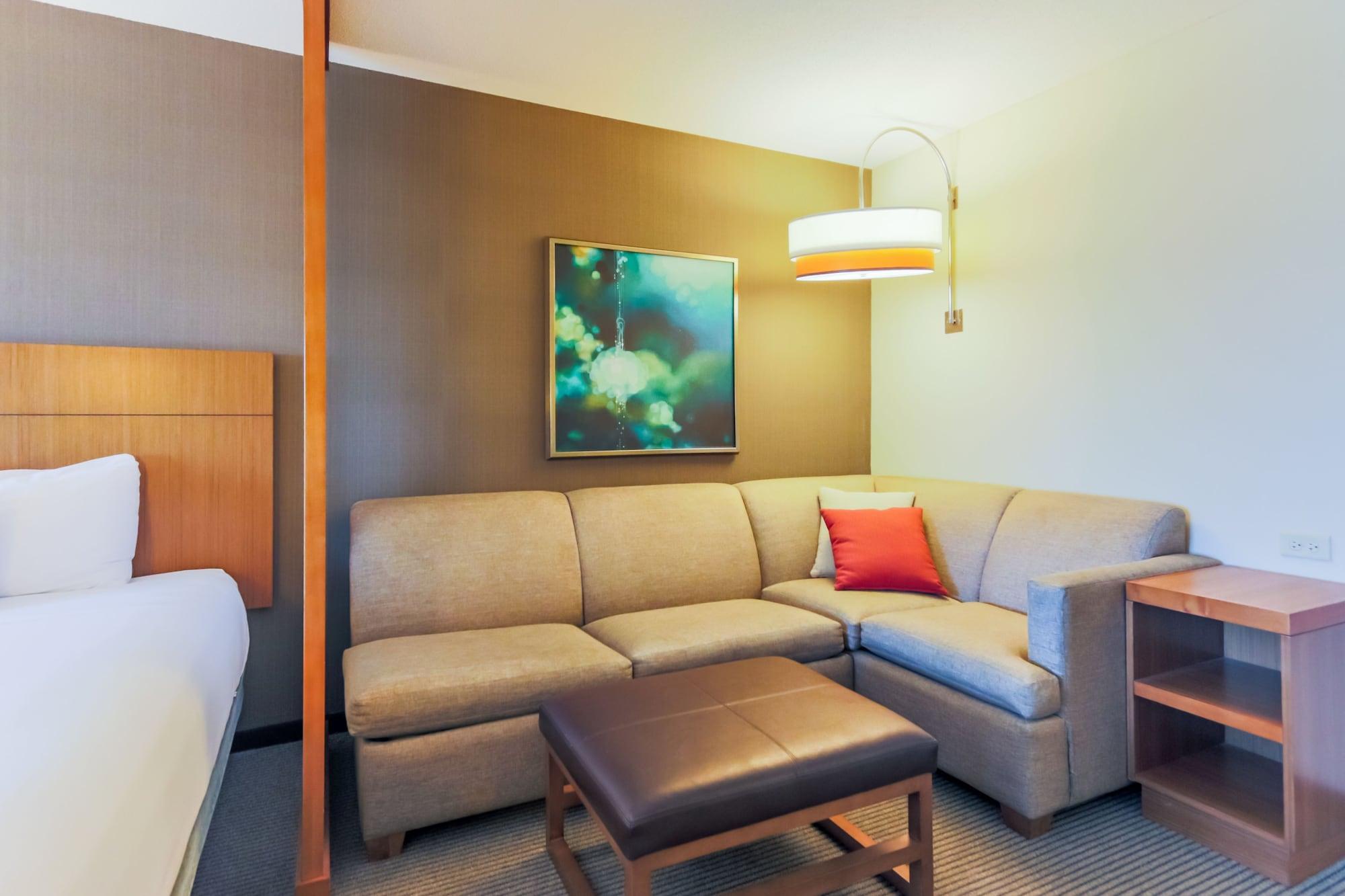 Hyatt Place Airport Hotel 3*