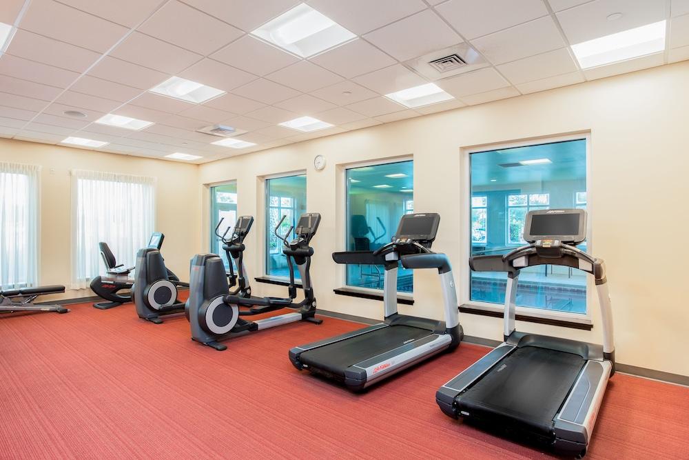 Hyatt Place Airport Hotel 3*