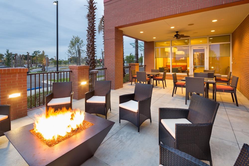 Hyatt Place Airport Hotel