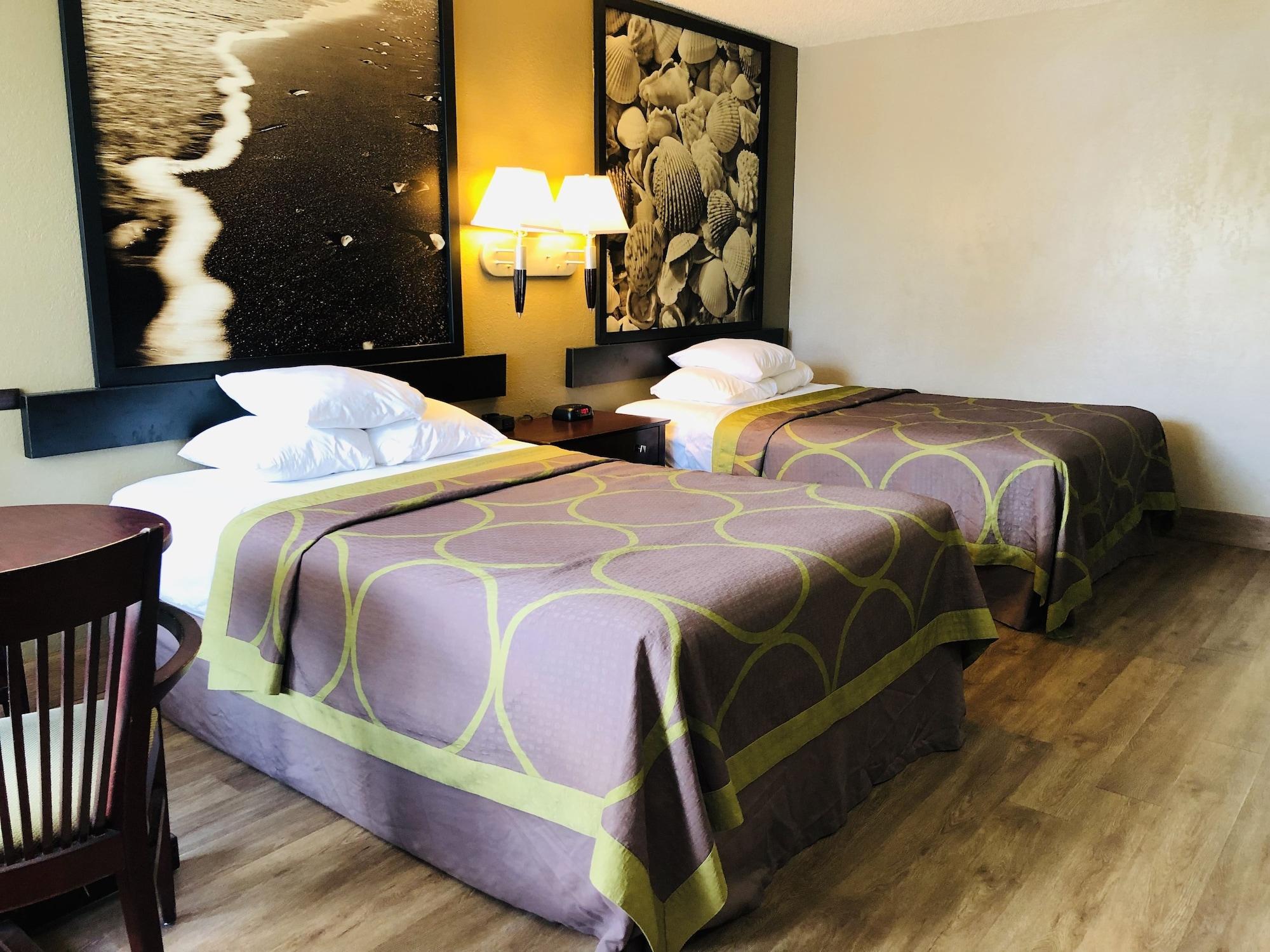 Super 8 By Wyndham Ormond Hotel 2*