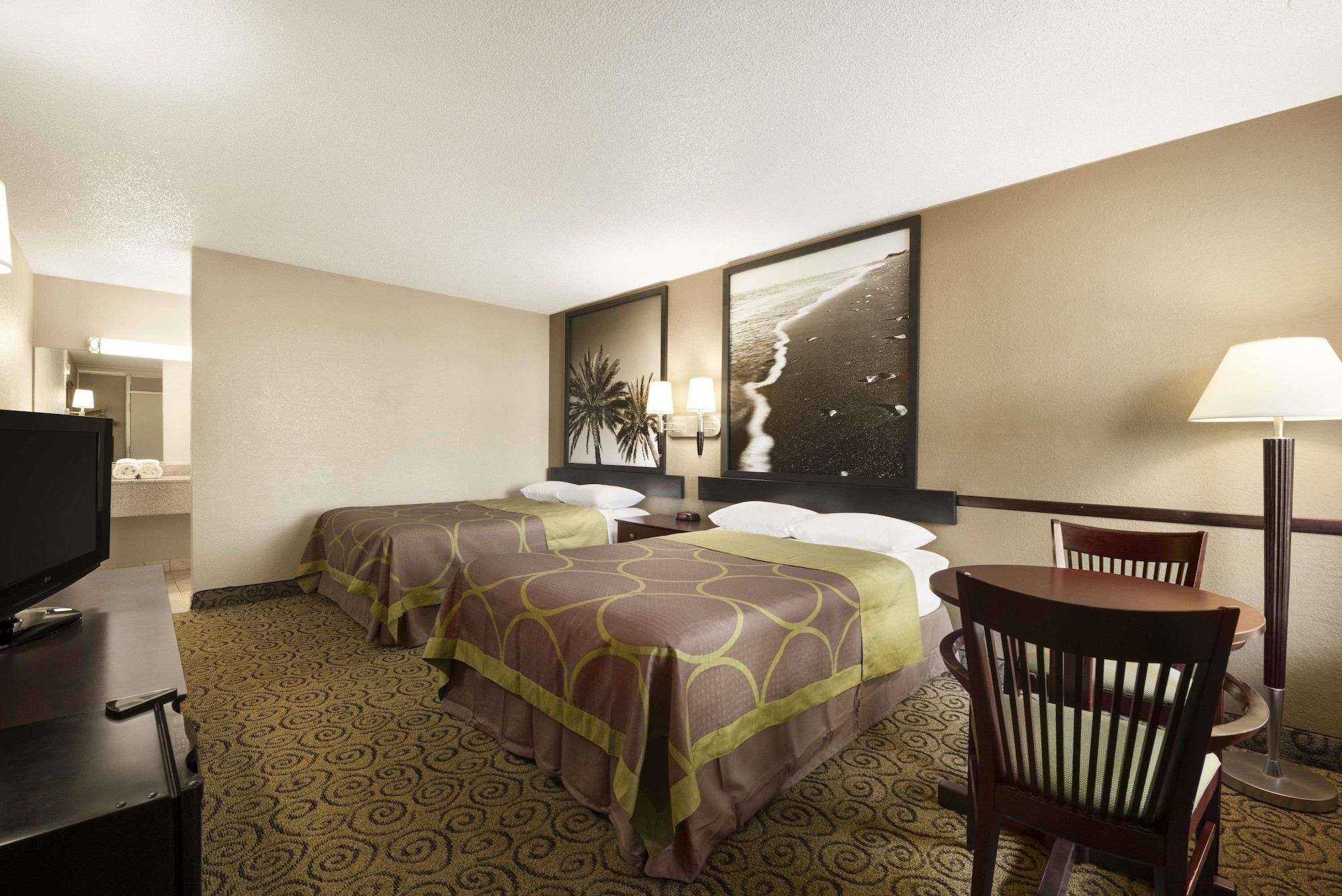 Super 8 By Wyndham Ormond