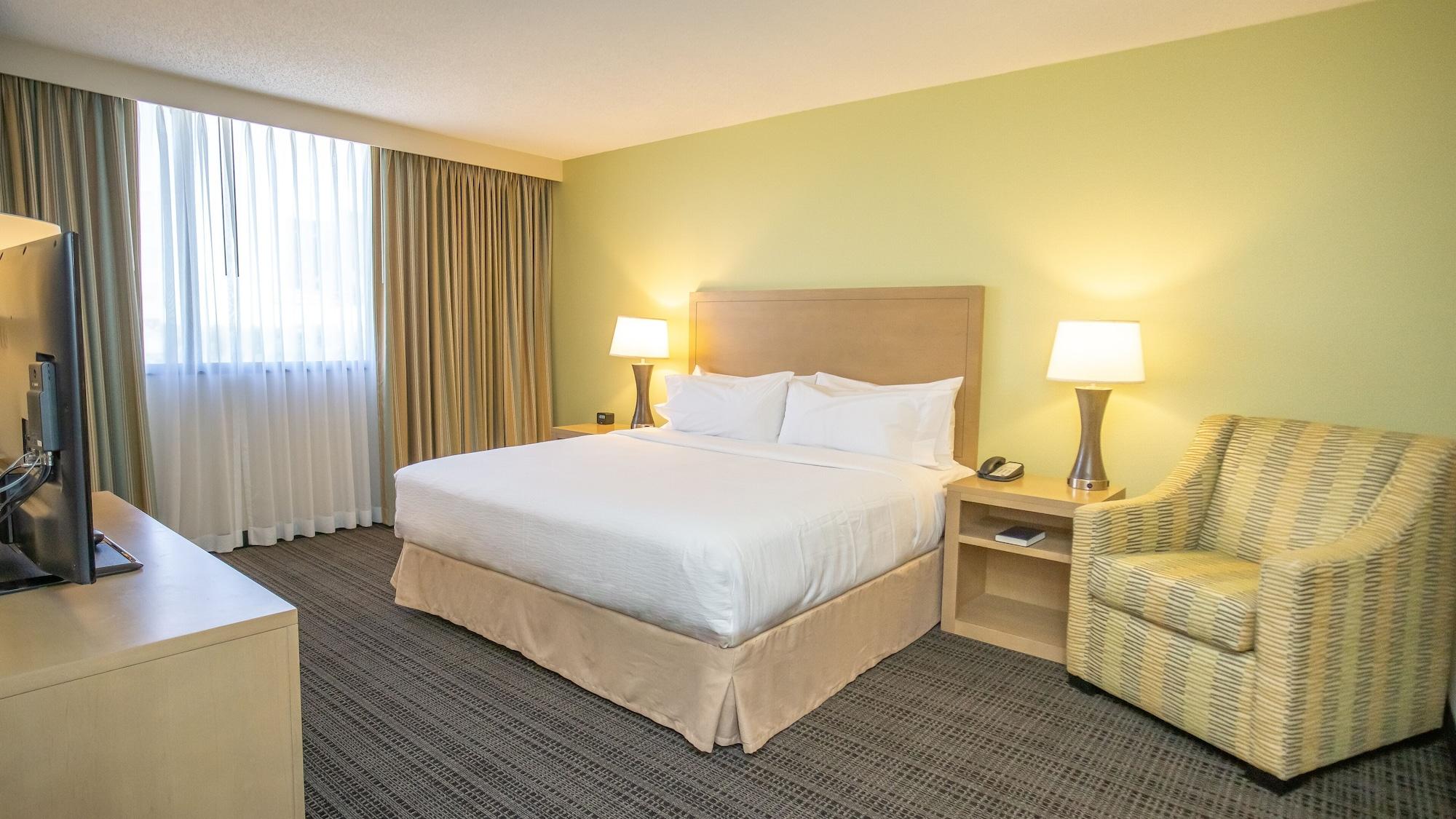 Embassy By Hilton Airport Westshore Hotel 3*