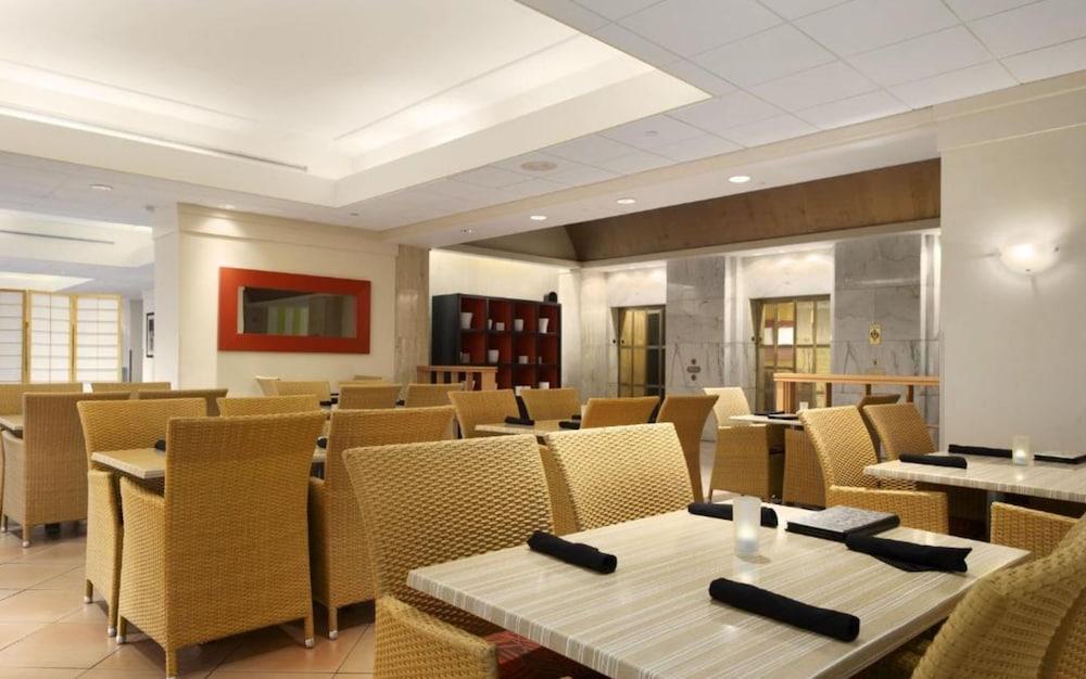 Embassy By Hilton Airport Westshore 3* Tampa