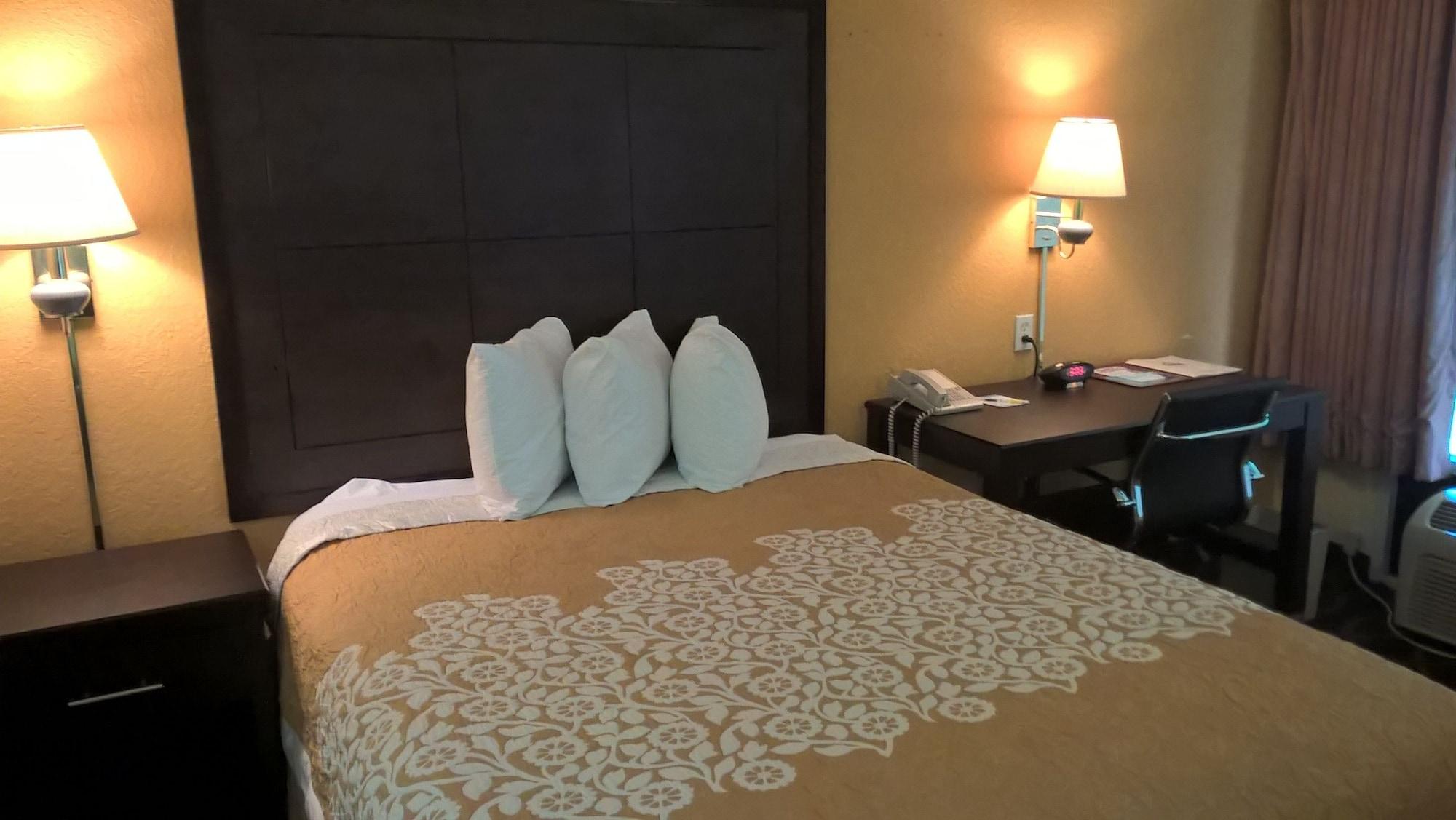Hotel Days & By Wyndham Port Richey