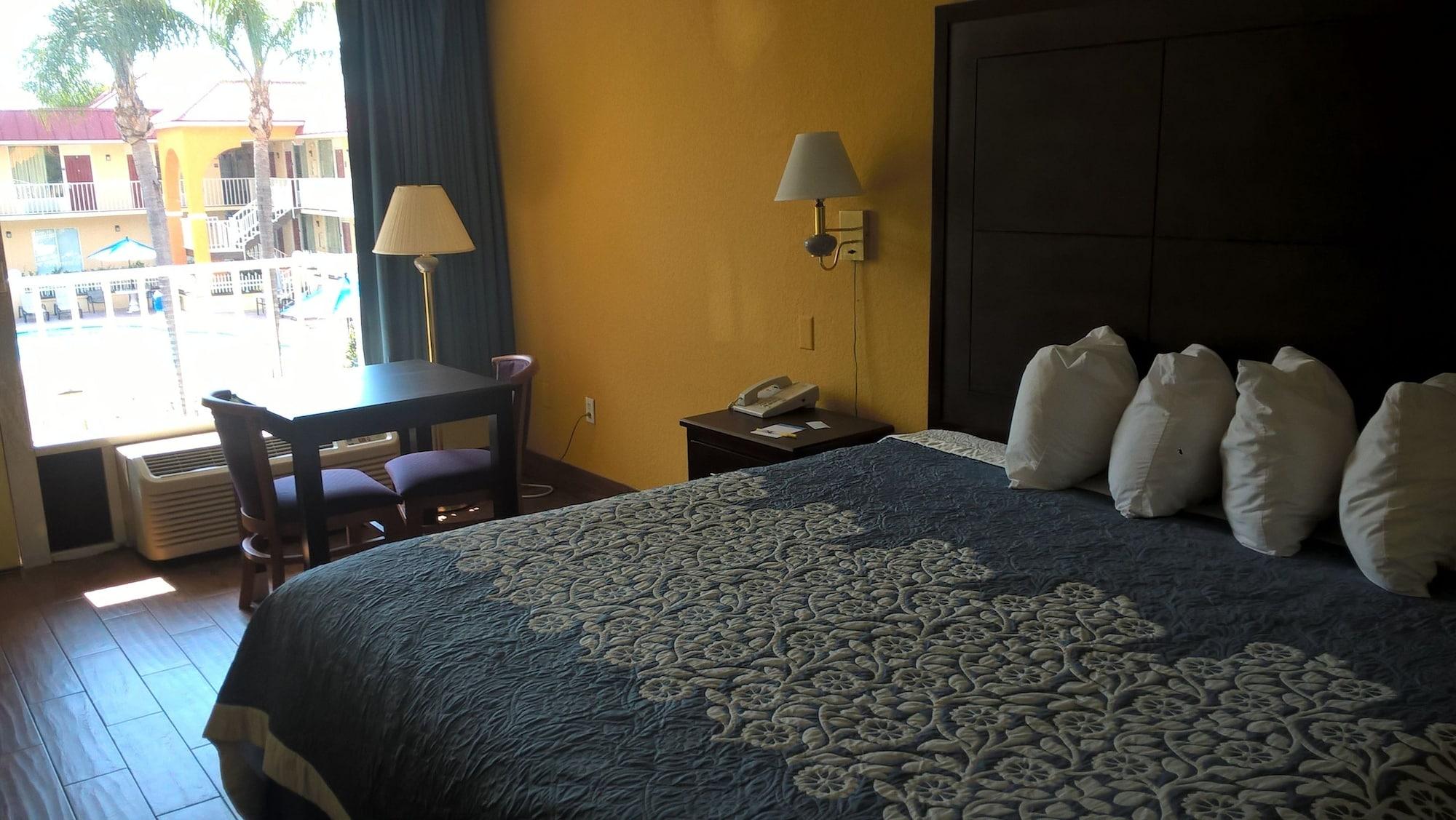 Days & By Wyndham * Port Richey