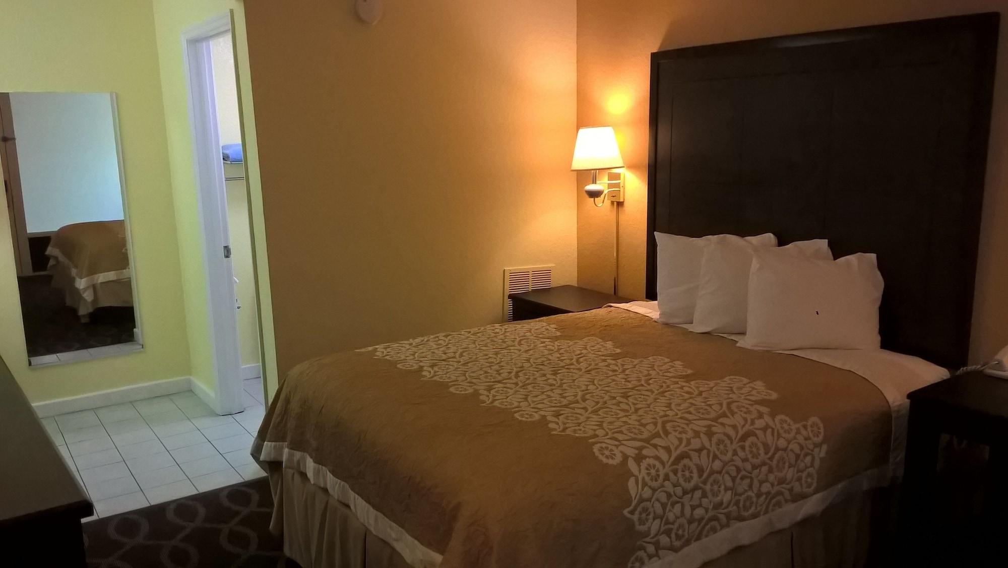 Days & By Wyndham Hotel Port Richey