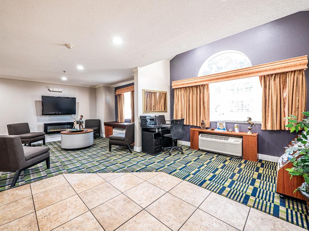 Hotel Microtel And 2*