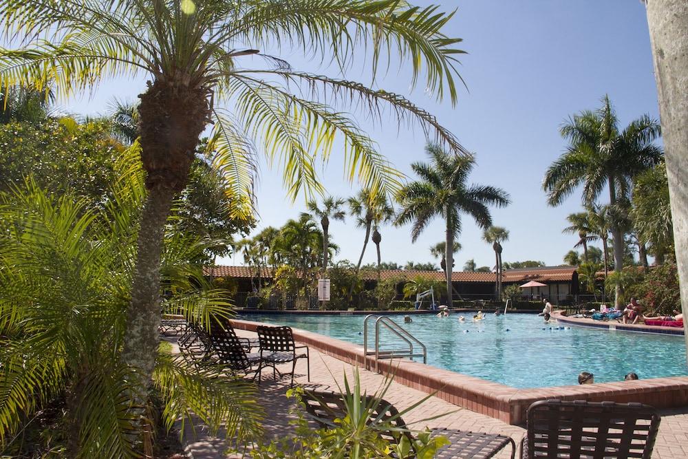 Port Of The Islands Adventure Resort 3*