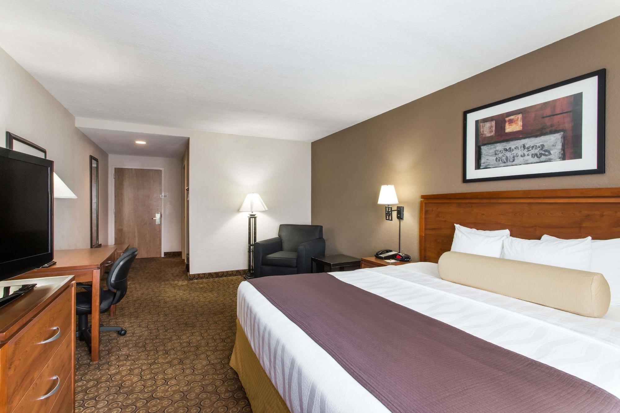 Days & By Wyndham Pierce I-95 Hotel