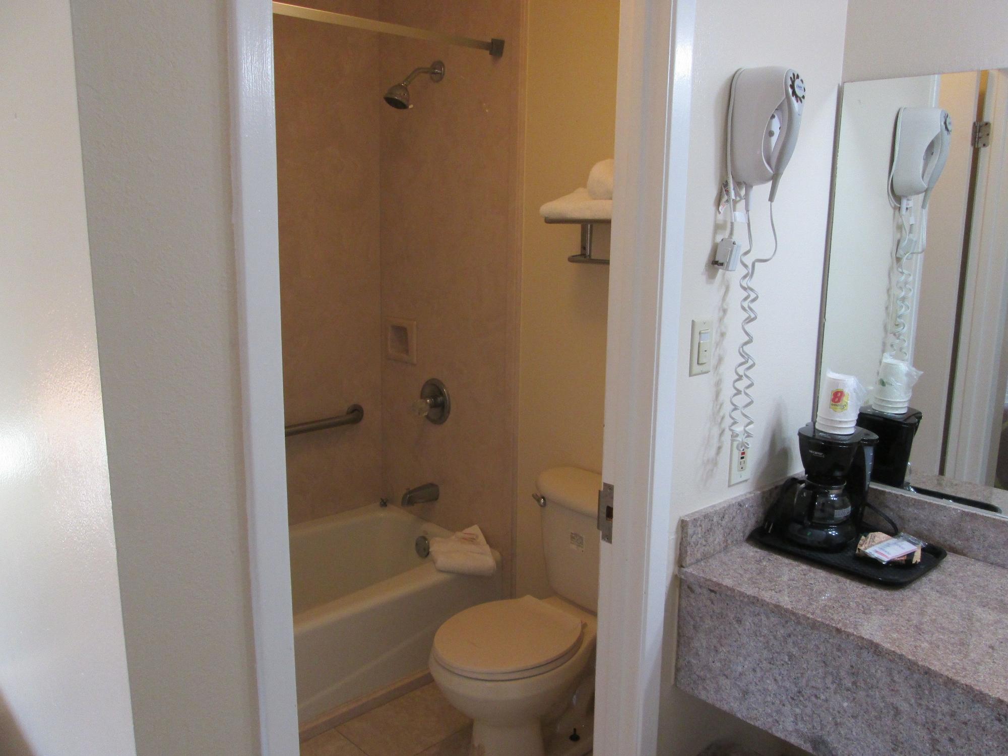 Super 8 By Wyndham Ft Walton Motel 2*