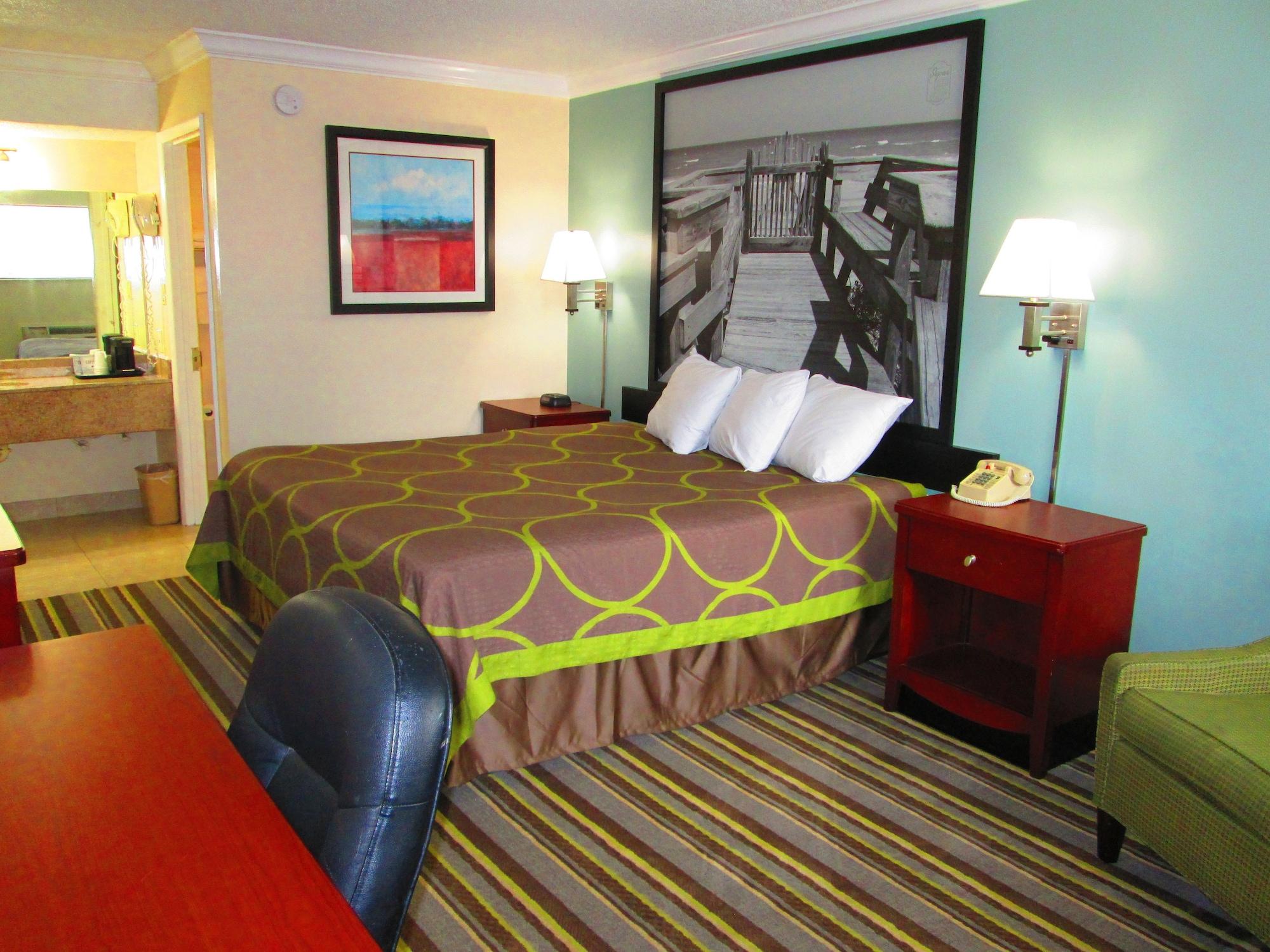 Super 8 By Wyndham Ft Walton