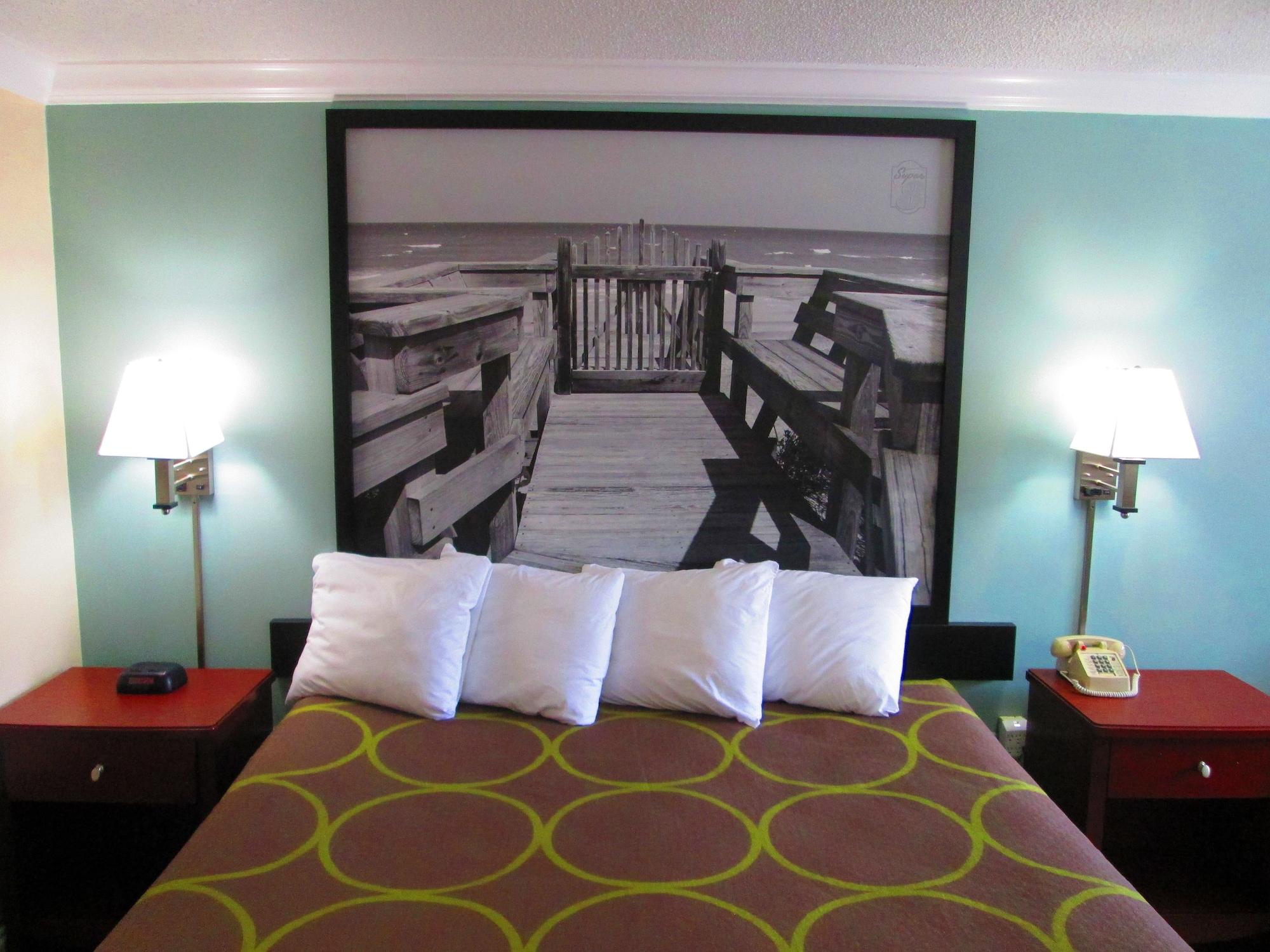Super 8 By Wyndham Ft Walton