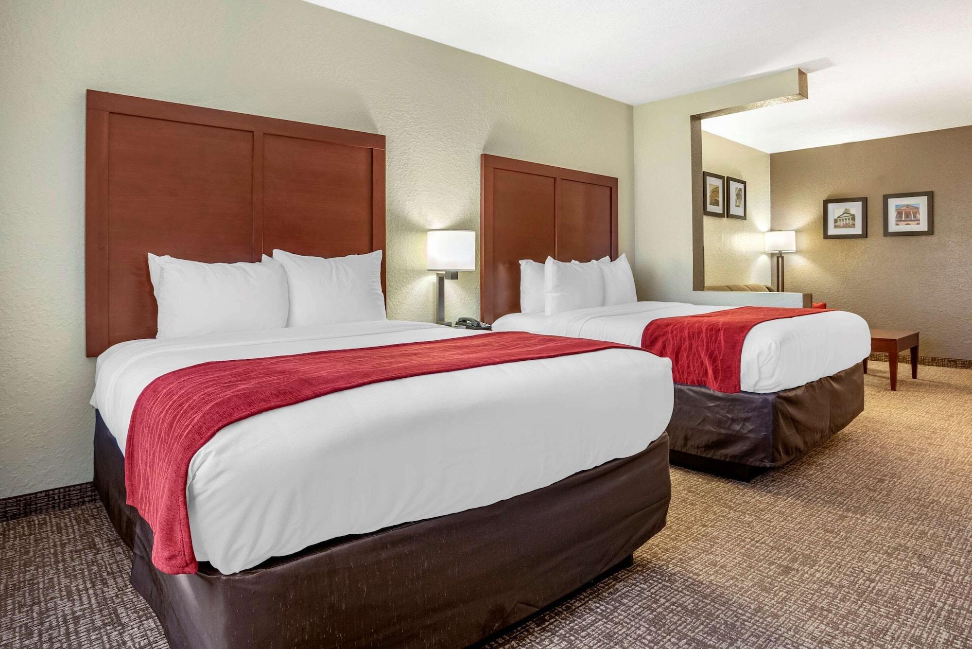 Hotel Comfort & I-10 3*