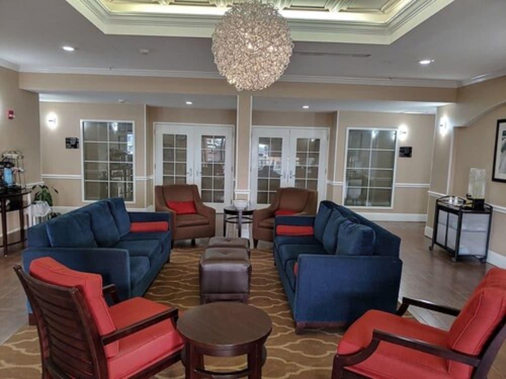 Comfort & I-10 Hotel 3*