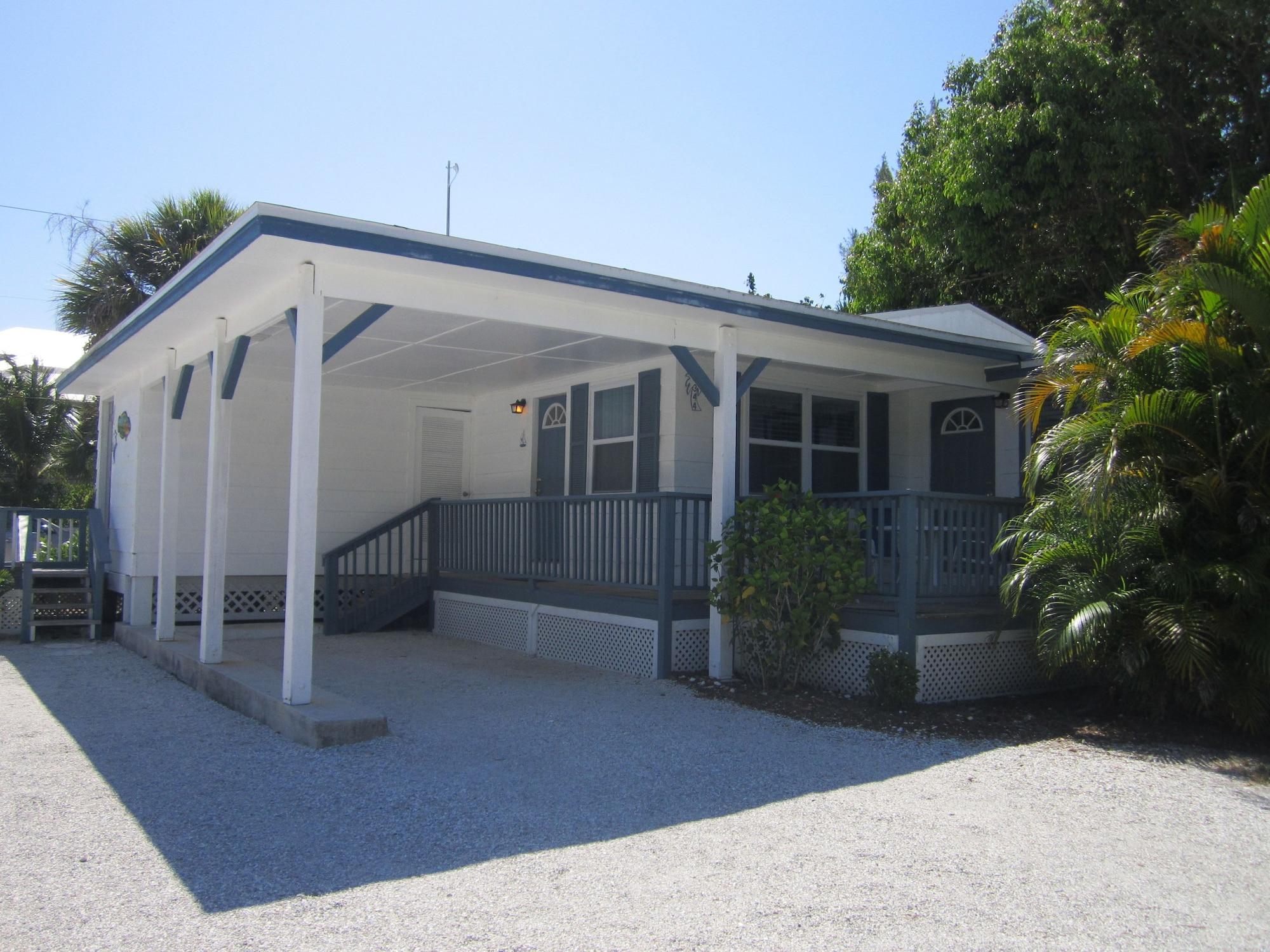 Motel Tropical Winds Beachfront And Sanibel